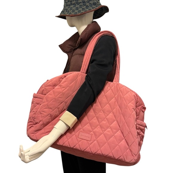 Vera Bradley Travel Bag for Stylish Adventures.good condition. No long straps - Picture 14 of 14